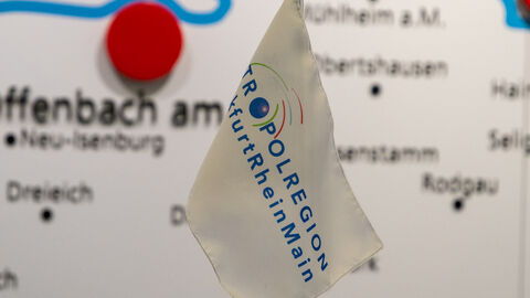 Fahne vor Regionalverbandskarte